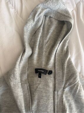 Theory Cashmere Gray Hooded Zip Sweater